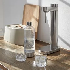 Stelton - Brus Waterbubbelfles, Roestvrij Staal -Meubilair Verkoopwinkel Stelton Brus Wassersprudler stahl Situation 3