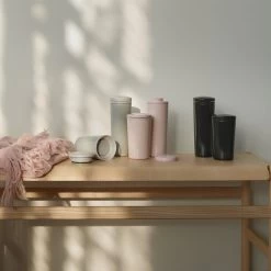 Stelton - Carrie Thermo Beker -Meubilair Verkoopwinkel Stelton Carrie Thermobecher Ambiente 1 1