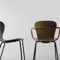 Thonet - S 220 F Leunstoel 12 Thonet - S 220 F Leunstoel -Meubilair Verkoopwinkel Thonet S 220 F Stuhl Armlehnstuhl Nussbaum Gestell schwarz RAL 9005 Duo Ambiente