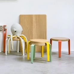TipToe - MINI LOU Kinderkrukje Hout 17 TipToe - MINI LOU Kinderkrukje Hout -Meubilair Verkoopwinkel TipToe MINI LOU Kinderhocker Eiche Gruppe Situation
