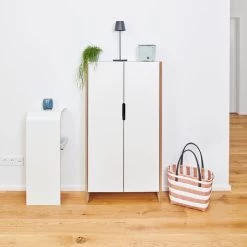 Tojo - Flachmann-schoenenkast 10 Tojo - Flachmann-schoenenkast -Meubilair Verkoopwinkel Tojo flachmann Schuhschrank klein stehend weiss Ambiente 2