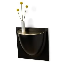Verti Kopenhagen - Verti Accessoires 10 Verti Kopenhagen - Verti Accessoires -Meubilair Verkoopwinkel Verti Copenhagen VertiPlants schwarz mit VertiAccessories Deckel Messing 1