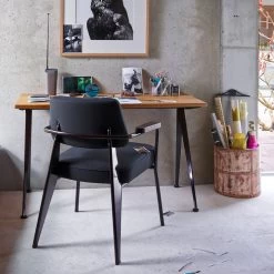 Vitra - Compas Direction Tabel -Meubilair Verkoopwinkel Vitra Fauteuil Direction Armlehnstuhl Compas Direction Tisch Situation