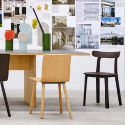 Vitra - All Plastic Chair 24 Vitra - All Plastic Chair -Meubilair Verkoopwinkel Vitra Home Stories Winter 2020 Ambiente 11
