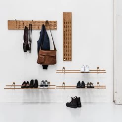 We Do Wood - Shoe Rack -Meubilair Verkoopwinkel We Do Wood Scoreboard Garderobe Shoe Rack Situation Studio