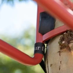 Weltevree - Swing Schommel, Koraalrood -Meubilair Verkoopwinkel Weltevree Swing Schaukel korallenrot Detail Halterung