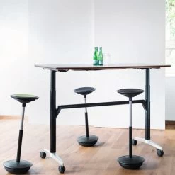 Wilkhahn - Stitz 2 -Meubilair Verkoopwinkel Wilkhahn Timetable Lift hoehenverstellbarer Konferenztisch weiss Situation 3 1