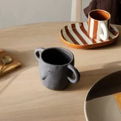 Ferm Living - Muziekbloempot 12 Ferm Living - Muziekbloempot -Meubilair Verkoopwinkel ferm Living Mus Blumentopf dunkelgrau Situation