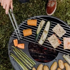 Höfats - Bowl Vuurschaal -Meubilair Verkoopwinkel hoefats Bowl Feuerschale mit Plancha und Grillrost Draufsicht