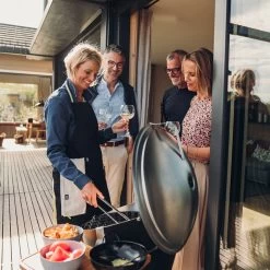 Höfats - Cone Houtskoolgrill 26 Höfats - Cone Houtskoolgrill -Meubilair Verkoopwinkel hoefats Cone Holzkohlegrill Ambiente 2022 3