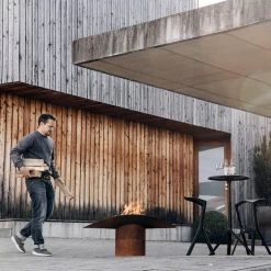 Höfats - Ellipse Brazier -Meubilair Verkoopwinkel hoefats Ellipse Feuerschale Feuer rost patina mit erhoehung Ambient