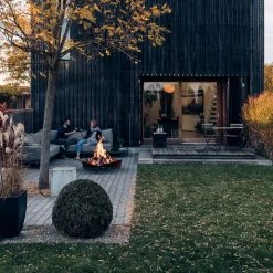 Höfats - Triple Vuurschaal -Meubilair Verkoopwinkel hoefats Triple Grill Freuerschale mit Holz mit Patina rost garten Ambiente