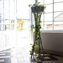 Urbanature - Hoge Tuin, Roestvrijstalen / Urbanature Plantenbak 14 Urbanature - Hoge Tuin, Roestvrijstalen / Urbanature Plantenbak -Meubilair Verkoopwinkel urbanature hochgarten Edelstahl betongrauer Uebertopf Situation